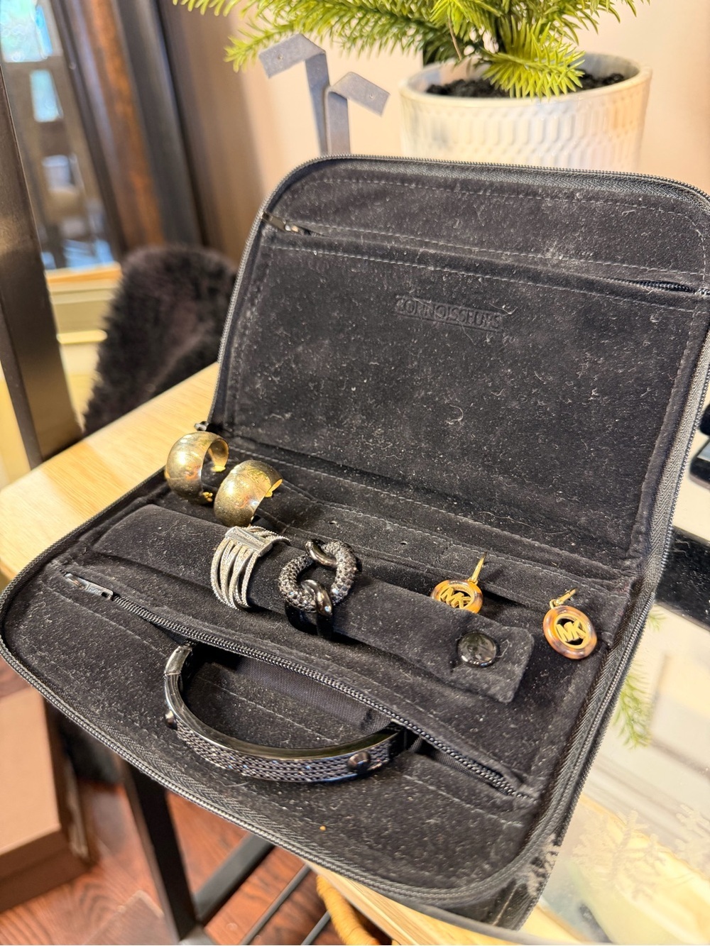 Connoisseurs Leather Jewelry Carrying Clutch